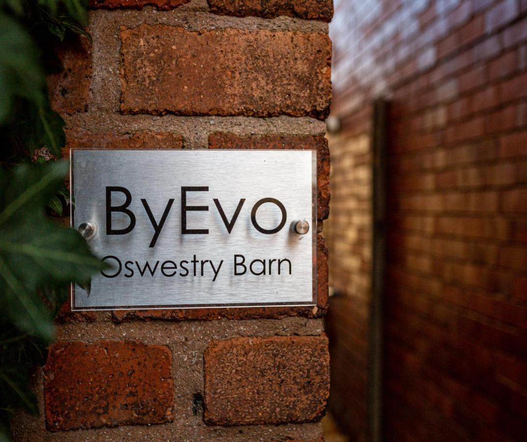 Byevo Oswestry Barn - Quirky Romantic Retreat Or Cosy Contractor Base Eksteriør billede